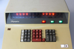Tischrechner Olympia RAE 4/15 D1 von 1964